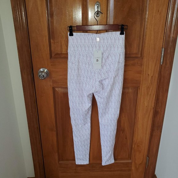 Buff Bunny onyx high rise leggings and crop top in Oasis Print. S top. M bottom. - Picture 10 of 16